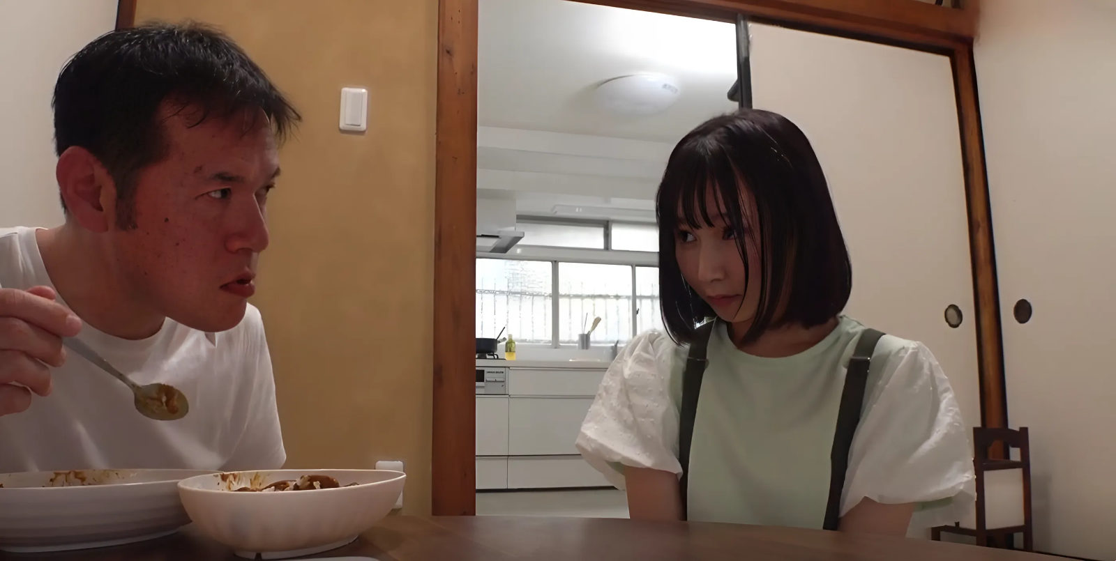KSJK-015 他妻子的继女